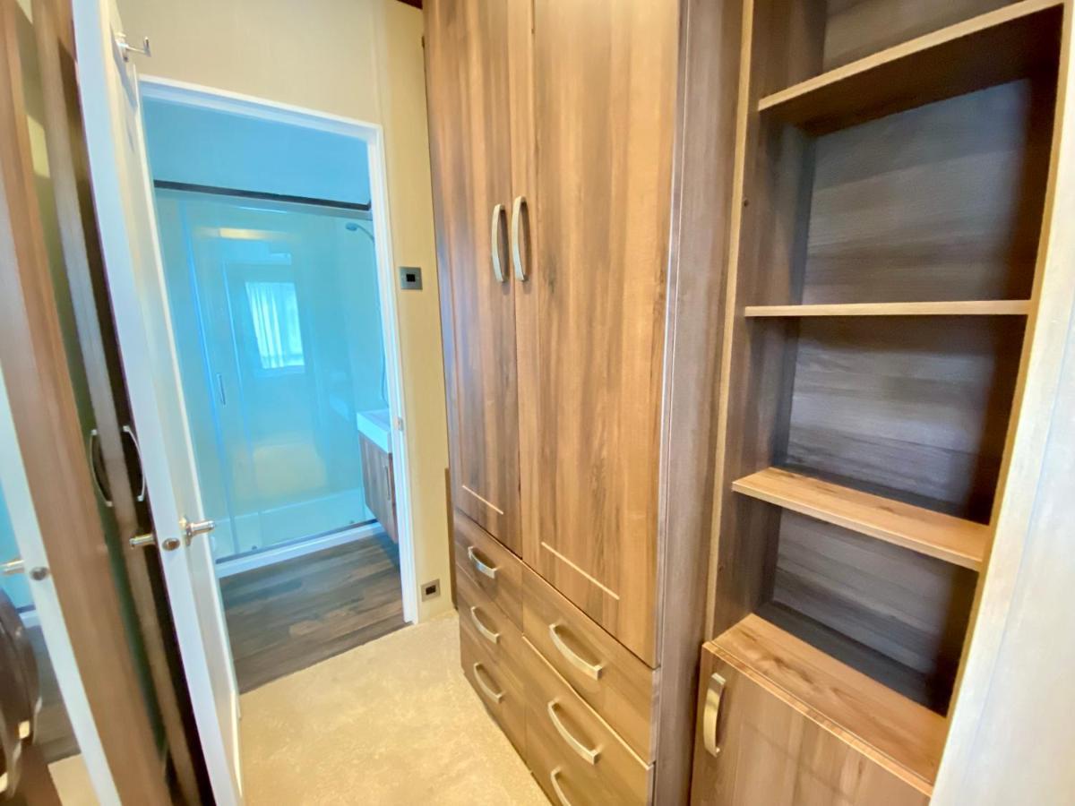 Wildflower, Premium Plus Hot Tub Lodge 南塞尔尼 外观 照片