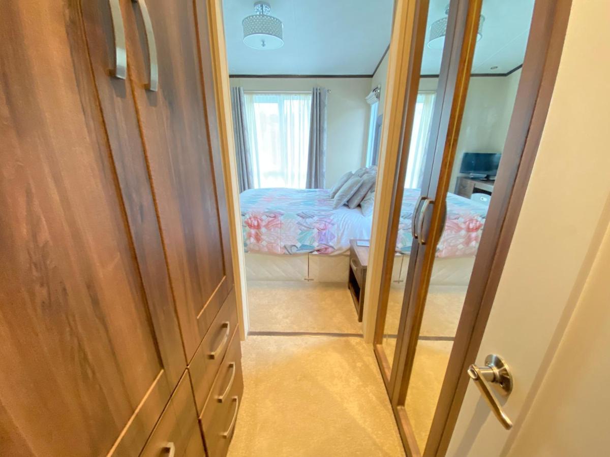 Wildflower, Premium Plus Hot Tub Lodge 南塞尔尼 外观 照片