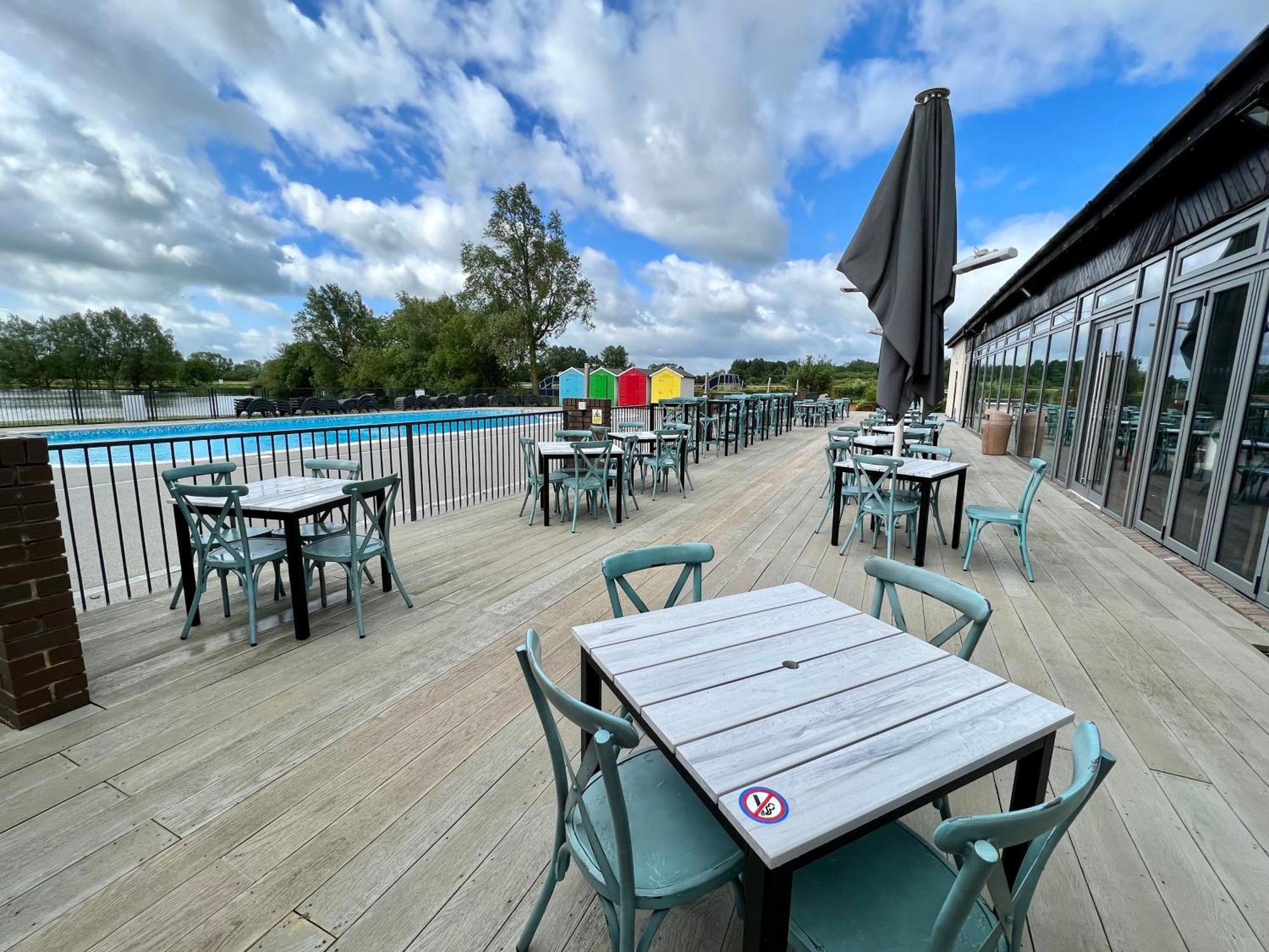 Wildflower, Premium Plus Hot Tub Lodge 南塞尔尼 外观 照片