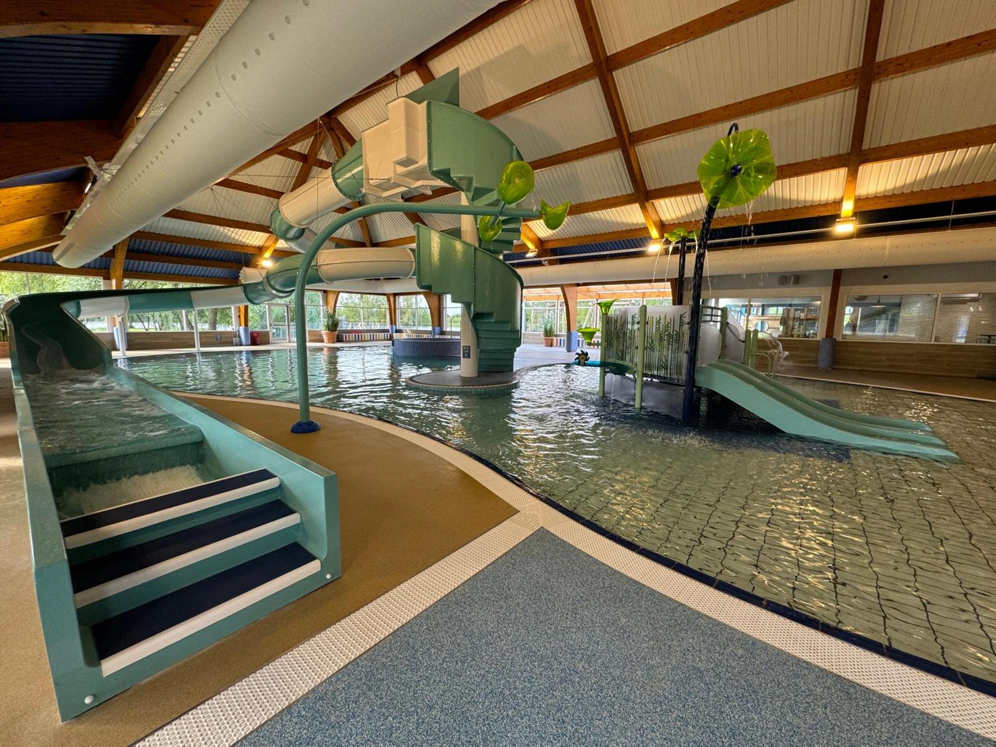 Wildflower, Premium Plus Hot Tub Lodge 南塞尔尼 外观 照片